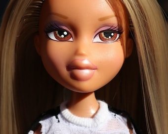 Bratz CUSTOM ooak ユニークな人形 ファッションへの情熱 ヤスミン 衣装付き