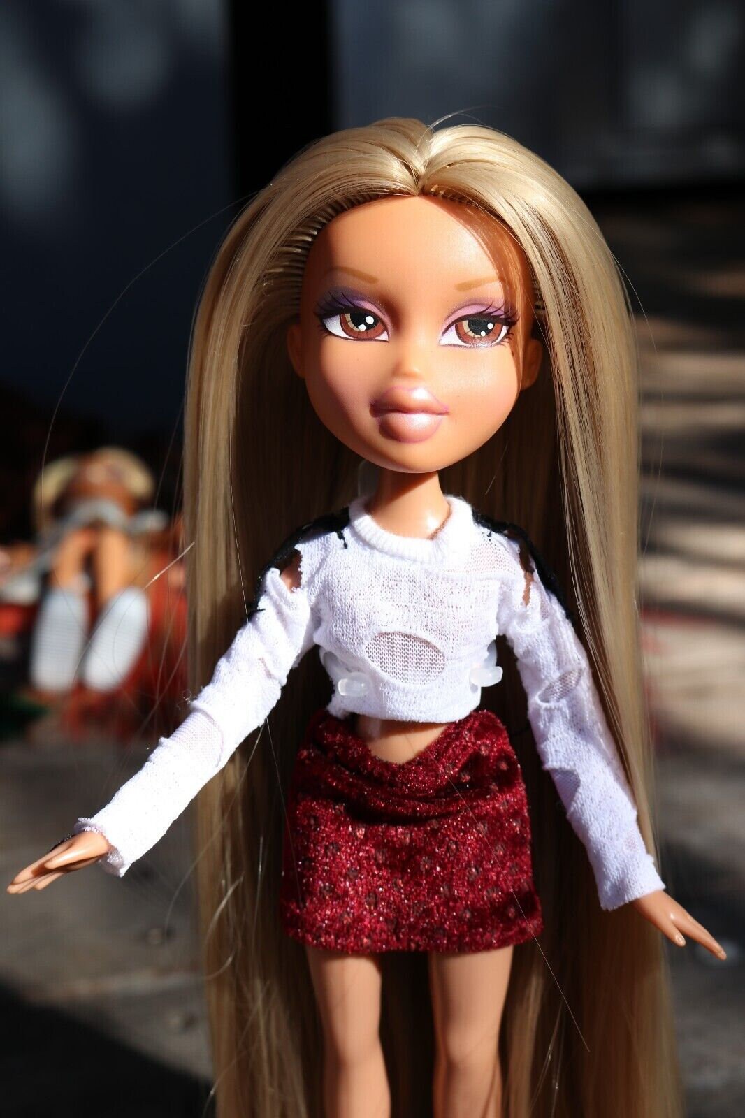 Bratz doll blonde hair brown eyes hotsell