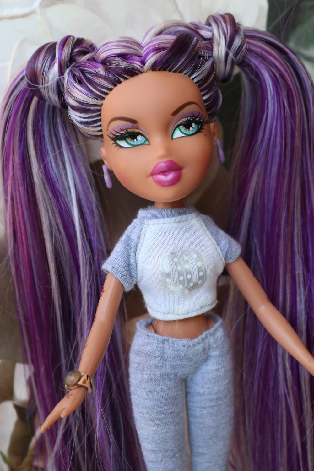 Bratz Genie Magic Jade Doll 2 outfits both shoes bare feet jewelry