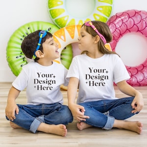 Maquete de camiseta infantil, maquete de modelo infantil, maquete de irmão, maquete branca de camiseta infantil, Bella Canvas 3001t, maquete de criança, maquete de modelo infantil