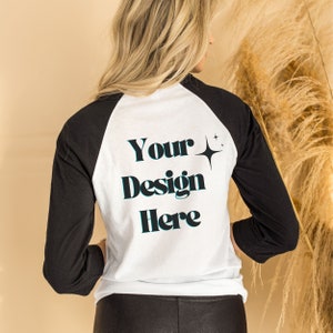 Maqueta trasera / Maqueta de camisa Raglan en blanco y negro / Maqueta Bella Canvas 3200 / Maqueta de camiseta de béisbol de 3 cuartos de manga / Simulacros de montaña
