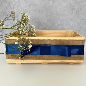 Pusty niebieski kosz na prezenty z drewnianej skrzynki DIY - zestaw upominkowy na ślub, parapetówkę, rocznicę, dzień matki, 30x15x11cm