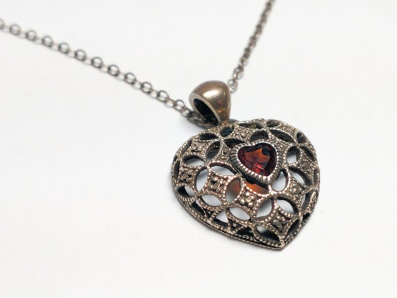 VINTAGE AVON STERLING SILVER ORNATE HEART PENDANT ON 20 IN STERLING NECKLACE 925 VINTAGE AVON STERLING SILVER ORNATE HEART PENDANT ON 20 IN STERLING NECKLACE 925