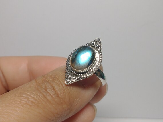 Vintage Oval Sterling Silver Labradorite Ring