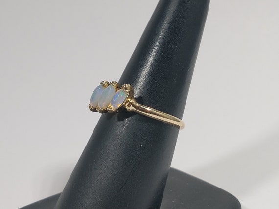 Vintage 14k Gold Triple Jelly Opal Ring - image 4
