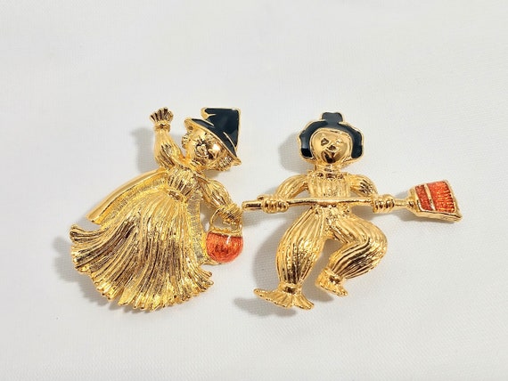 Vtg Gold Tone Enamel Scarecrow Couple Pin/Brooch … - image 1