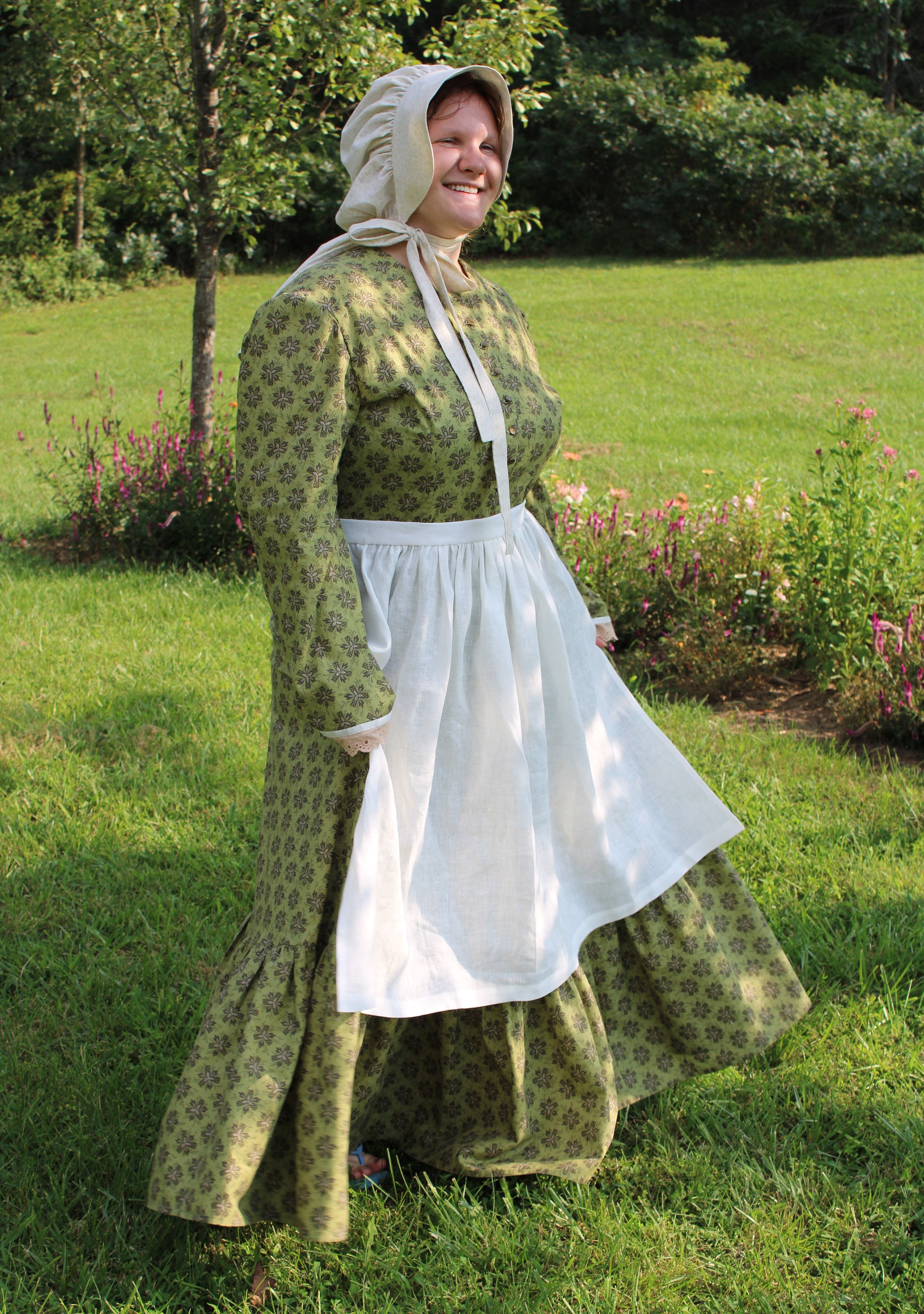 Women's Size 22 Pioneer Dress Costume Ensemble, Four-piece