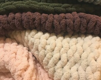 Grobstrick Decke 102cm x 152cm | Super weiche und bequeme Chenille Decke | Boho Wohndekor