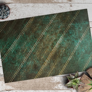 Dywanik winylowy Linear Field Path Pine Green, zielony dywanik winylowy, złota podłoga z PVC, luksusowa mata podłogowa z winylu, mata dekoracyjna, mata komfortowa, surowy dywan