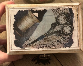 Vintage Shabby Chic Jewelry Box: Hand-Painted Keepsake