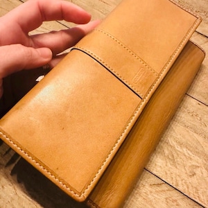 Vintage coach classic large wallet/ brown leather. Saddle