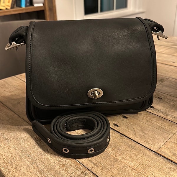 Genuine vintage COACH 9061 Rambler black leather turnlock flap purse crossbody