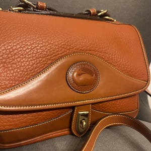 Duża torba podróżna Vintage Dooney & Bourke z orzeszkami ziemnymi