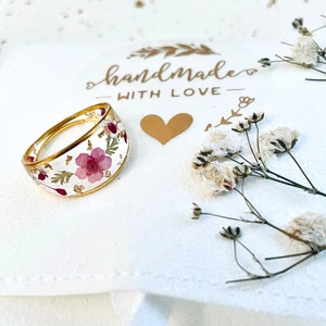 Flower ring; natural flowers; elegant ring; unique gift; perfect gift for her