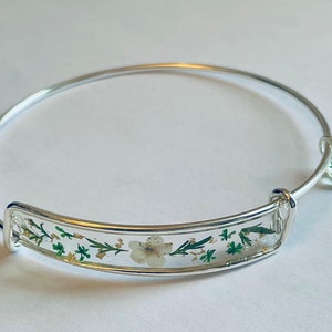 Resin Bracelet with natural pressed flowers, pressed flower bracelet, resin bracelet