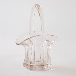 Vintage Clear Glass Bride&#39;s Basket Vase