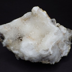 Luna, New Mexico Agate 4 pockets with beautiful Quartz growth.