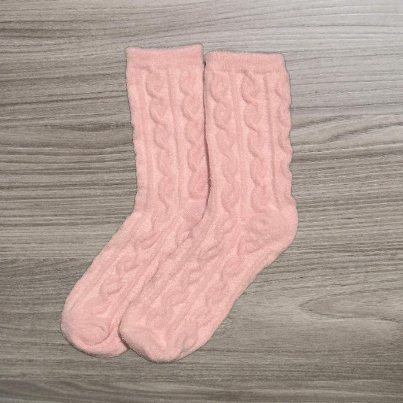 Book lover gift socks | socks for gifts | sweater socks | just one more chapter | personalized tags | custom | cozy socks | post surgery immagine 11