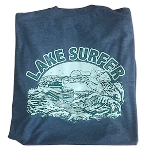 Wake surfer | Wake boat | Wake surfing | Boating | Lake | Mens Tee | Wave | Wake boat | Lake life | Surf boat | boat surfer