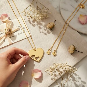 Set di collane madre-figlia / Collana con ciondolo a cuore placcato oro / Gioielli mamma e figlia / Ciondolo a cuore con iniziale personalizzata / Regalo per la mamma