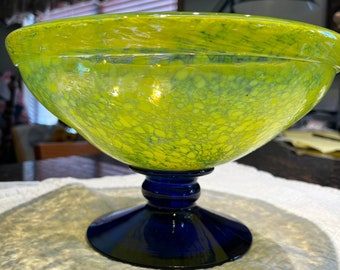 Vintage Art Glass Pedestal Fruit Bowl ‘80s