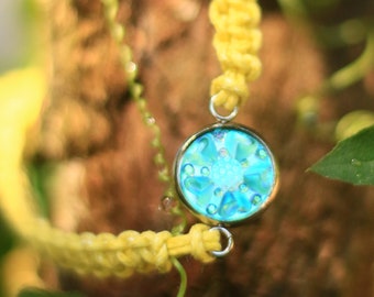 Macrame bracelet with spacer
