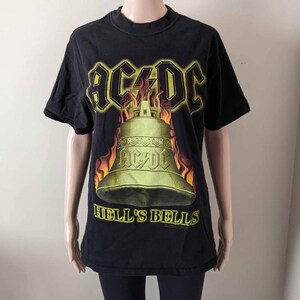 Vintage AC DC Rock Band 2000 World Tour black tshirt, mens medium.