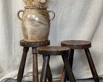 Vintage Bauernmilchhocker aus Holz, Dreibein, Wabi Sabi