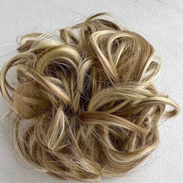 Messy Bun Hairpiece Scrunchie-Curly Bun Synthetic Hair Bun-Chignon Hair Bun extension Updo Maker Wig Ponytail