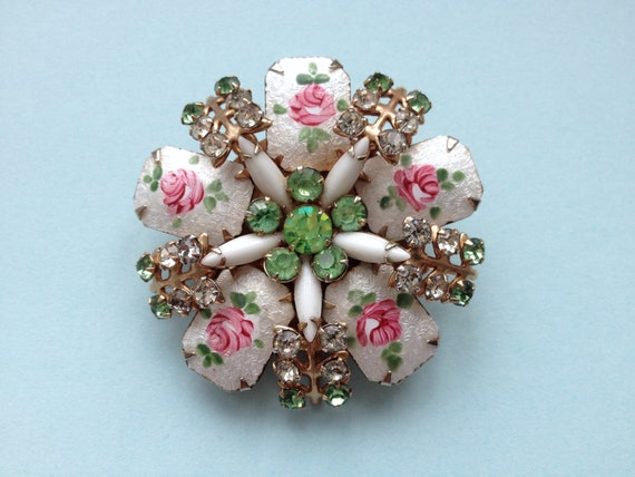 Collectable brooches sale