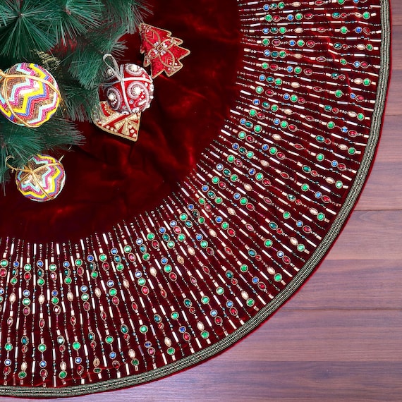 60-Zoll-Weihnachtsbaumdecke – Ein königliches Schmuckstück: Die juwelenbesetzte Weihnachtsbaumdecke – Große rote Samt-Baumdecke