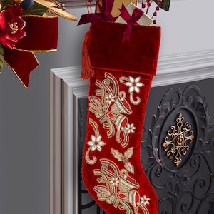 Roter Samt Weihnachtsstrumpf Personalisierter Weihnachtsstrumpf mit Goldenen Glocken weihnachtsdekoration Weihnachtsgeschenke Weihnachtserbstück