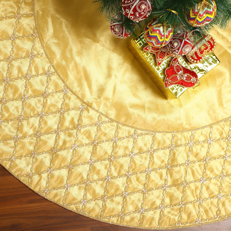 Gold Christmas Tree Skirtnull