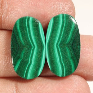 100, Malachite 1 paio/ Malachite di design raro e bello/ Ideale per creare gioielli con orecchini/ Forma ovale/ Pietra sciolta/ Semi preziosa