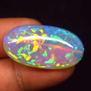 Ethiopian Welo Fire Opal Cabochon: 22.01 Ct Oval Gemstone