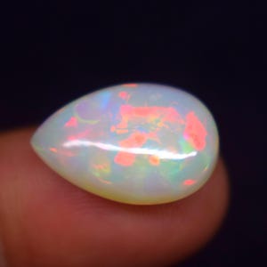 AAA+++ Top Quality Natural Ethiopian White Opal Cabochon Pear Shape Welo Opal Making Jewelry
