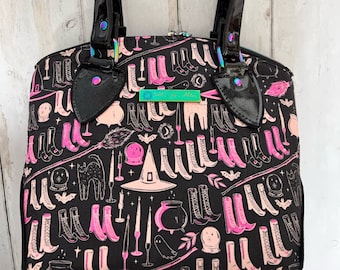 Sac à main Witchy : sac gothique végétalien avec vinyle scintillant et accessoires irisés