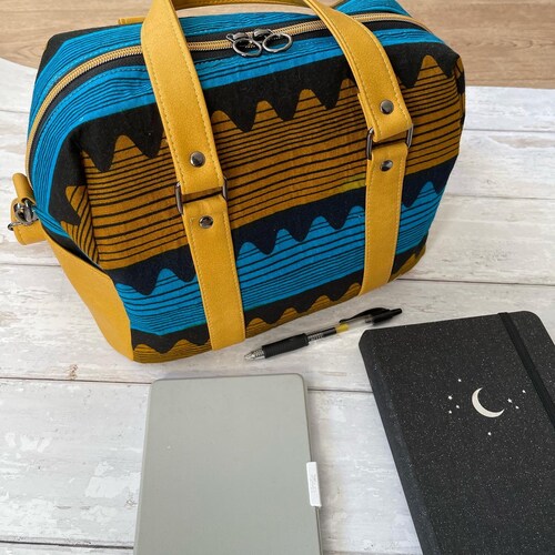 Gift for traveller, gift for vegan, Handbag for travel, shops medium crossbody bag, women’s crossbody, Vintage handbag, African Wax Print handbag