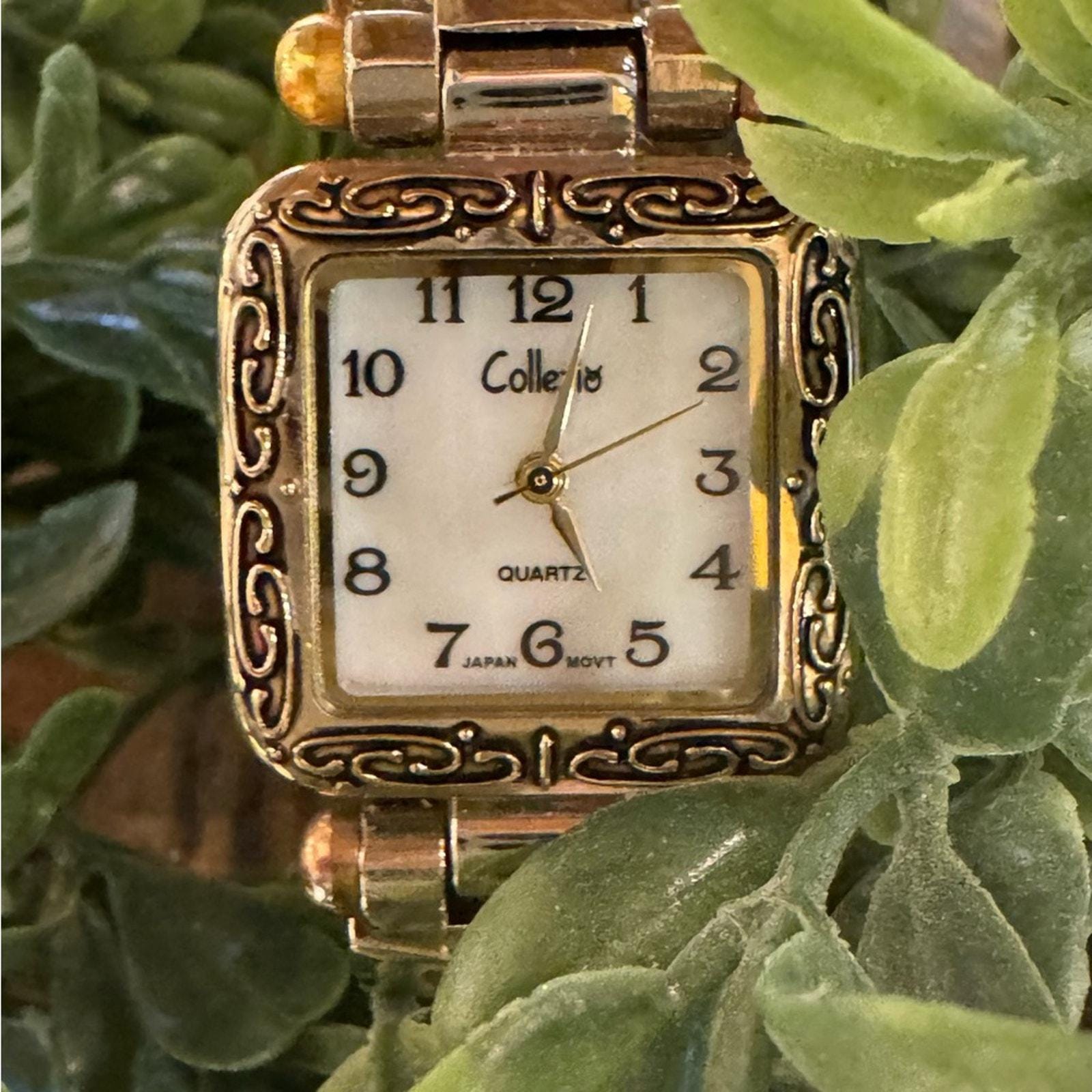 Collezio Abalone Women Vintage Cuff Watch Silver With Gold  display picture 1