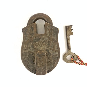 Vintage Brass heavy Pad lock