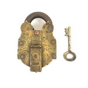 Vintage Brass heavy Pad lock