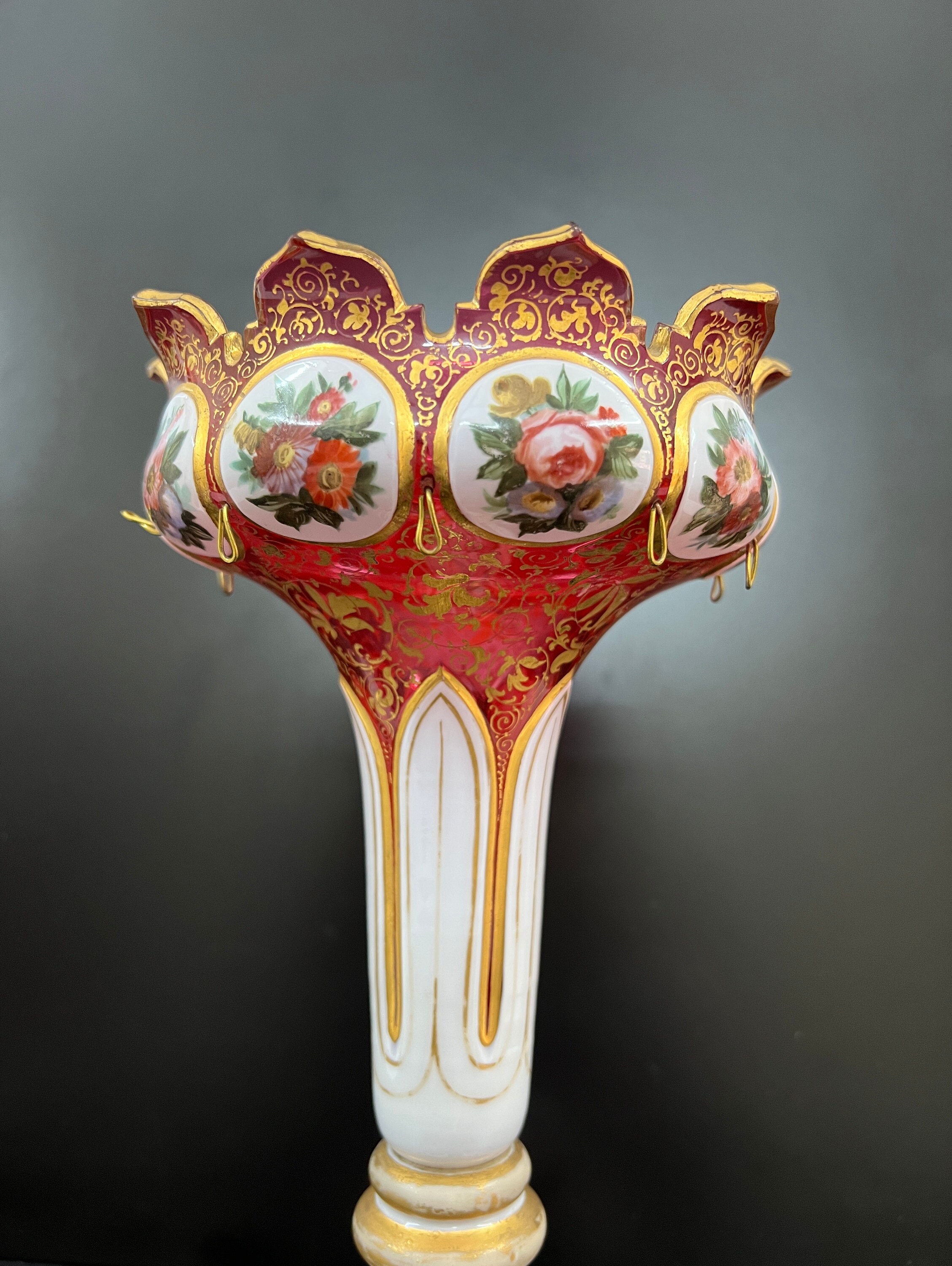 ヴィンテージ ボヘミアン オーバーレイガラス花瓶（金細工