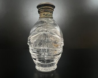 VCA のヴィンテージ クリスタル ガラス製フランス製香水瓶