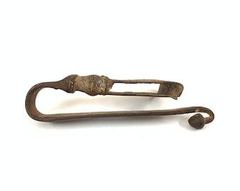 Antique Iron belt hook for gunpowder flask