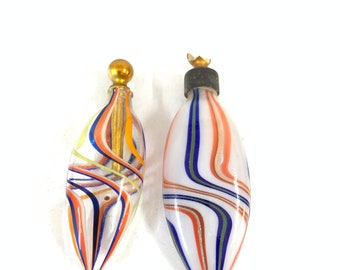 Antieke Venetiaanse glazen flessen met swirl-kunst