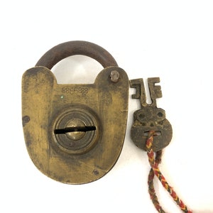 Vintage Brass heavy Pad lock