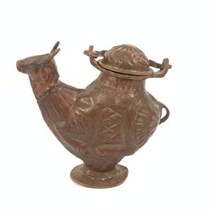 Vintage copper Nandi Mukh Jaladhari for Rudrabhishek | Vintage tea pot| collectible| Copper etched kettle| Home Decor|kitchen decor| art