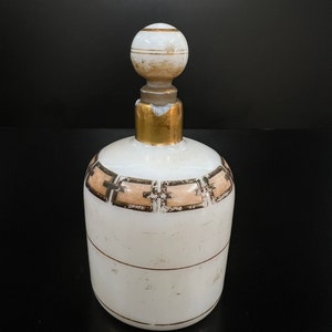 Vintage opalineglazen parfumkaraf met schilderij