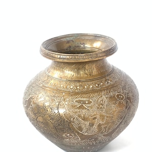 Vintage Brass Pot| Pot planter| Holy Water pot| Etched Brass Pot| Vintage Decor| Garden Decor| Vintage Planter|Vintage brass pot|home decor