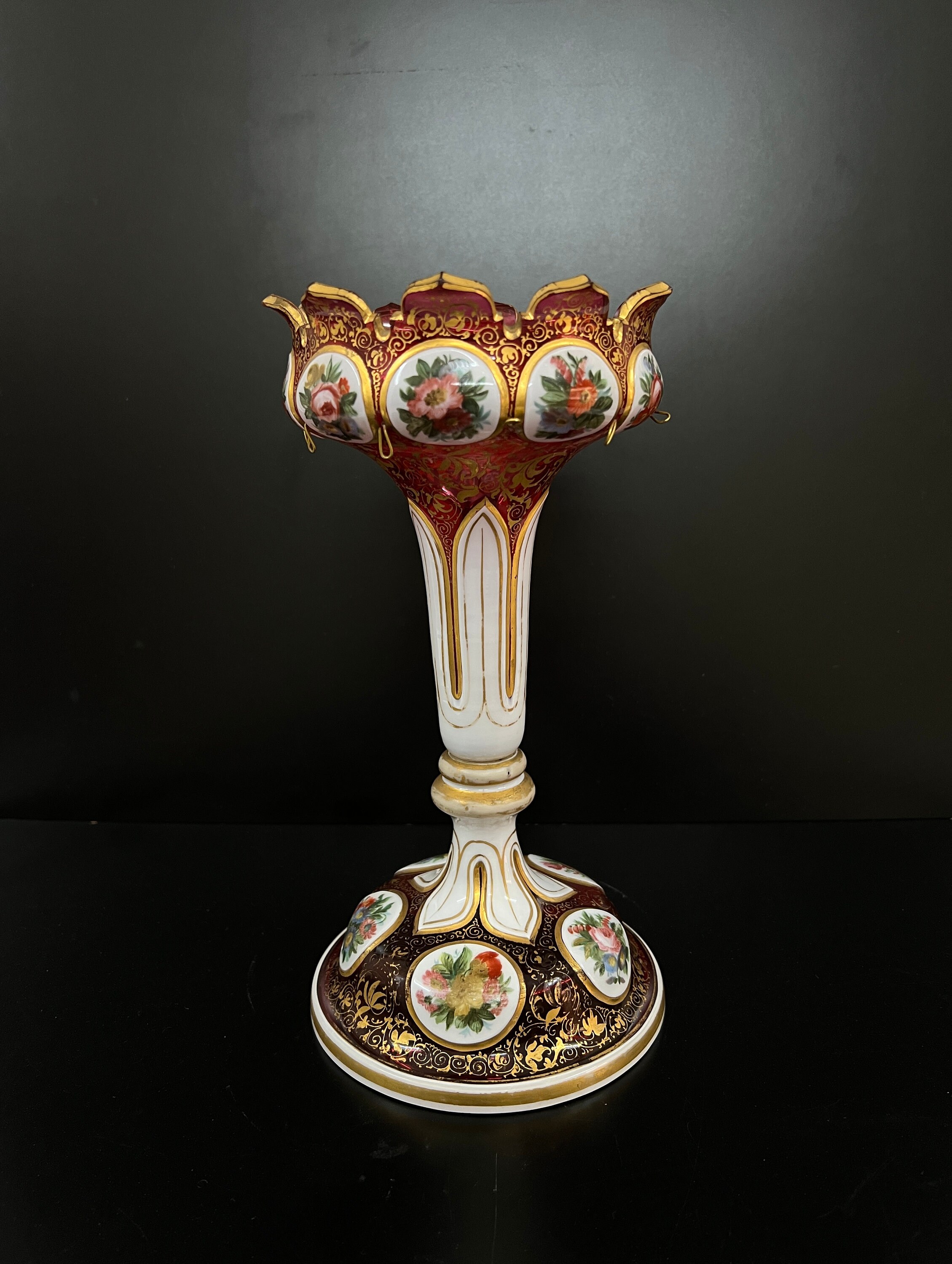 ヴィンテージ ボヘミアン オーバーレイガラス花瓶（金細工